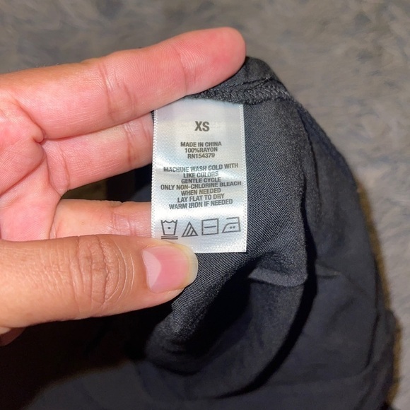 Aeropostale Key Hole Halter Black Romper. - Picture 7 of 8